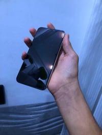 ايفون ١١ برو ماكس • ٢٥٦ • بطاريه ٧٦