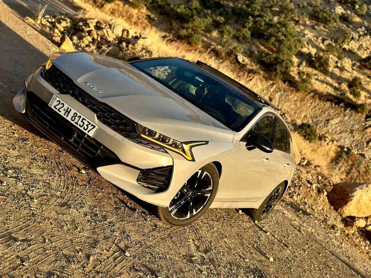 K5 gt line. 1600 T 
للبيع كي فايف موديل 2022

السياره استخدام نظيف جدا وترايها حلو السياره 
ماشيه 110000 كيلو متر حقيقي.  بدون اي خلل 

صيانه دوريه اول باول. تفاصيل كامله بالسياره. 
دهن اكسادو بانزين محسن فقط 

١- بانوراما طكتين 
٢- تبريد منفصل
٣- قياده اليه 
٤- بصمه
٥ - تشغيل عن بعد 
٦- رادارات. امامي خلفي جانبي 
٧ - نقطه عمياء 
٨- لد امامي خلفي 
٩-داخل احمر 
١٠-ضايفلها عزل جام درجه اولى مال حراره 
 والموصفات البقيه لليعرفلها جنايه الكي فايف 

مكانها بغداد. رقم اربيل باسمي تحويل مباشر  بدون اي وكاله 

لونها اسمنتي. بيها قطعه وحده صبغ. ( بنيد بدون ايرباك ) وبيها بارد جاملع امامي وشويه من الباب 

هذا كل الي بيها.  السياره ناصبه ومرتبه وجاهزه بدون اي نقص 

***********
