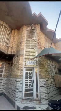 بيت للبيع المساحه 200  الطابق الاول استقبال ومدخل +مطبخ +صاله +,غرفه ا...
