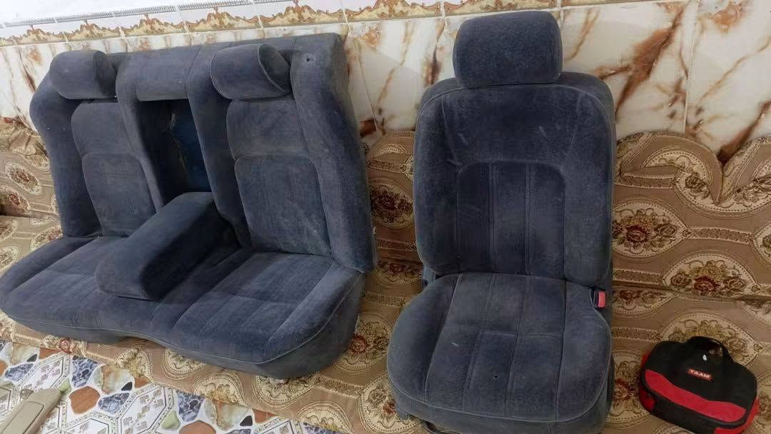 السلام عليكم .اسعار ابلاش جوه السوگ قيم  وأخذ 
كلشي موجود ايخص المحور 

واذا انت ع باب الله تاخذهن كلهن الك بنص السعر 

خابر وبيك خير وتدلل سبب البيع لايوجد مكان عندي في البيت مستعجل ع البيع

المكان ناصريه قضاء النصر 

***********

نص مكتوب في الصور:
- كشنات راس الثور
- جدد شرط النظافه نقص
- كشن السايق
- مراوح مكينه اثنين ونص + ونجي شرط جدد