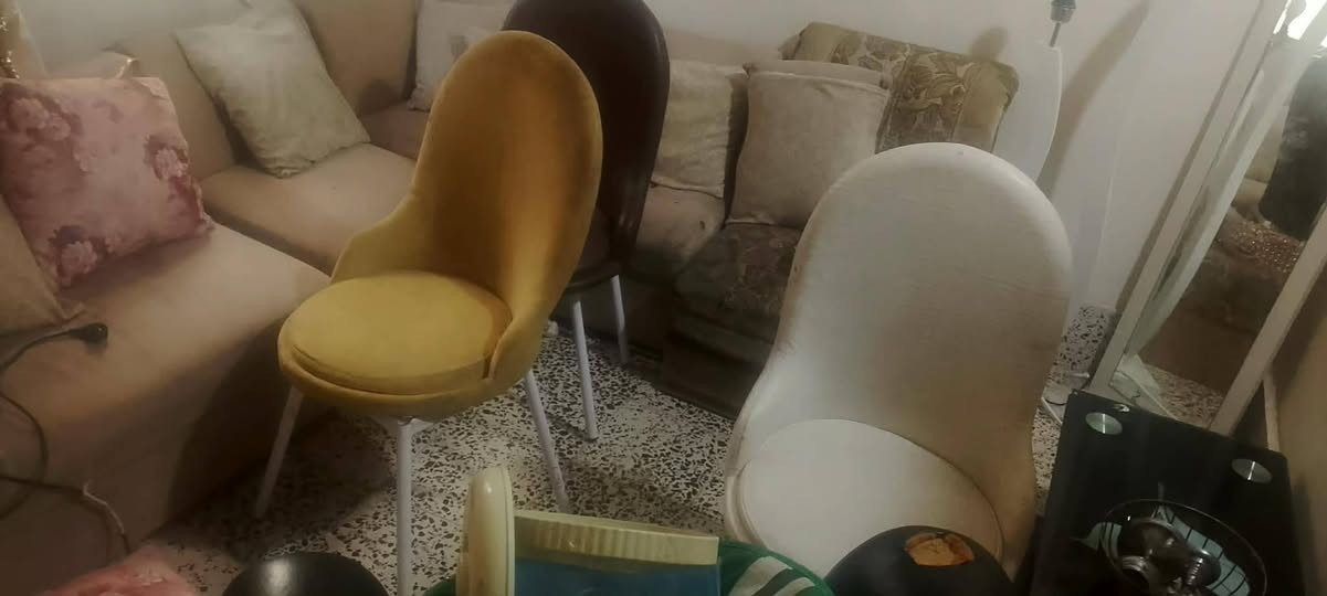 سڵاو ئەم شتانە بۆ فرۆشتن 
ئەمەش ژمارەی خاوەنی 
***********
