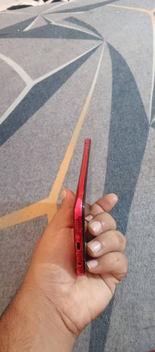 جهاز كلكسي A20sذاكره32سعره 65 بي مجال بصيط
جهاز يدعم شحن السريع تابسي كل نقص مابي بس كامره اماميه مقوشه شويه
