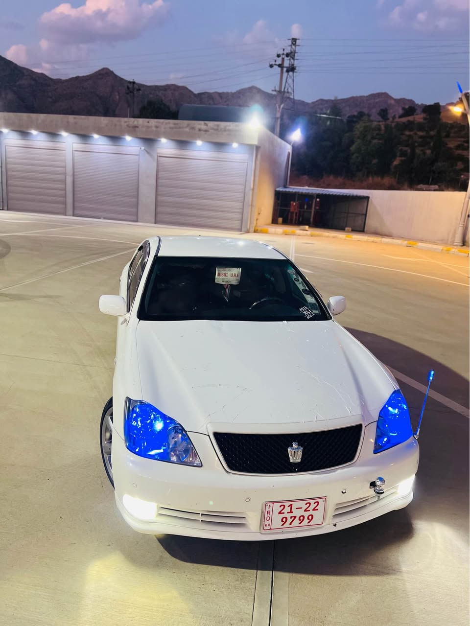 ٢٠٠٥ • ٣ أبواب • نوافذ كهرباء
