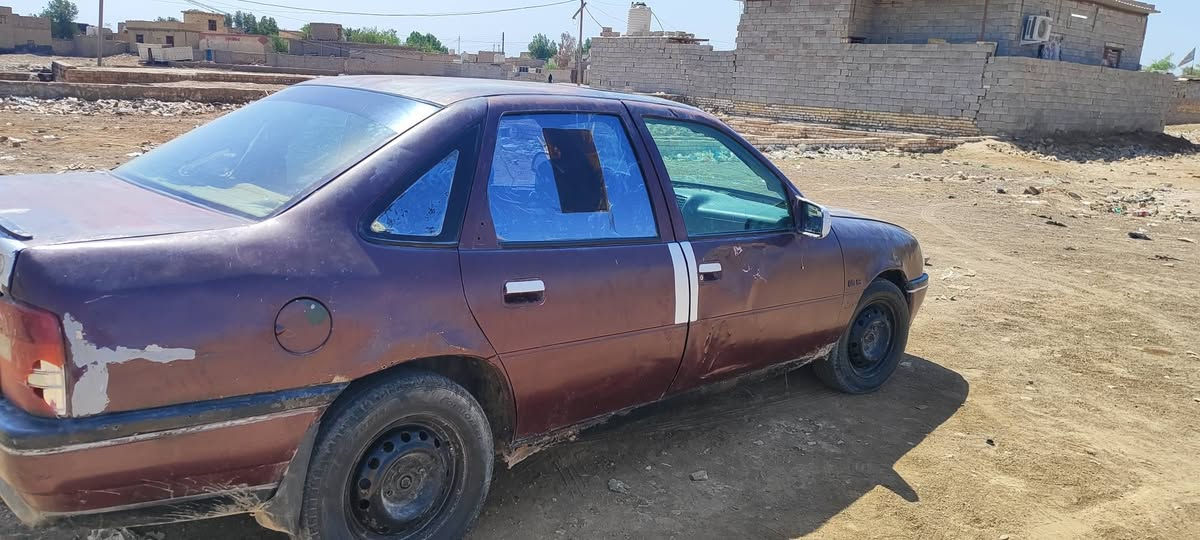 السلام عليكم وبل فكتره للبيع موديل 90 السياره جاهزه تحويل ثاني يوم مكينه وكير خير من الله السعر 12 وبيه مجال مكان السياره بغداد النهروان رقم الهاتف ***********....***********
