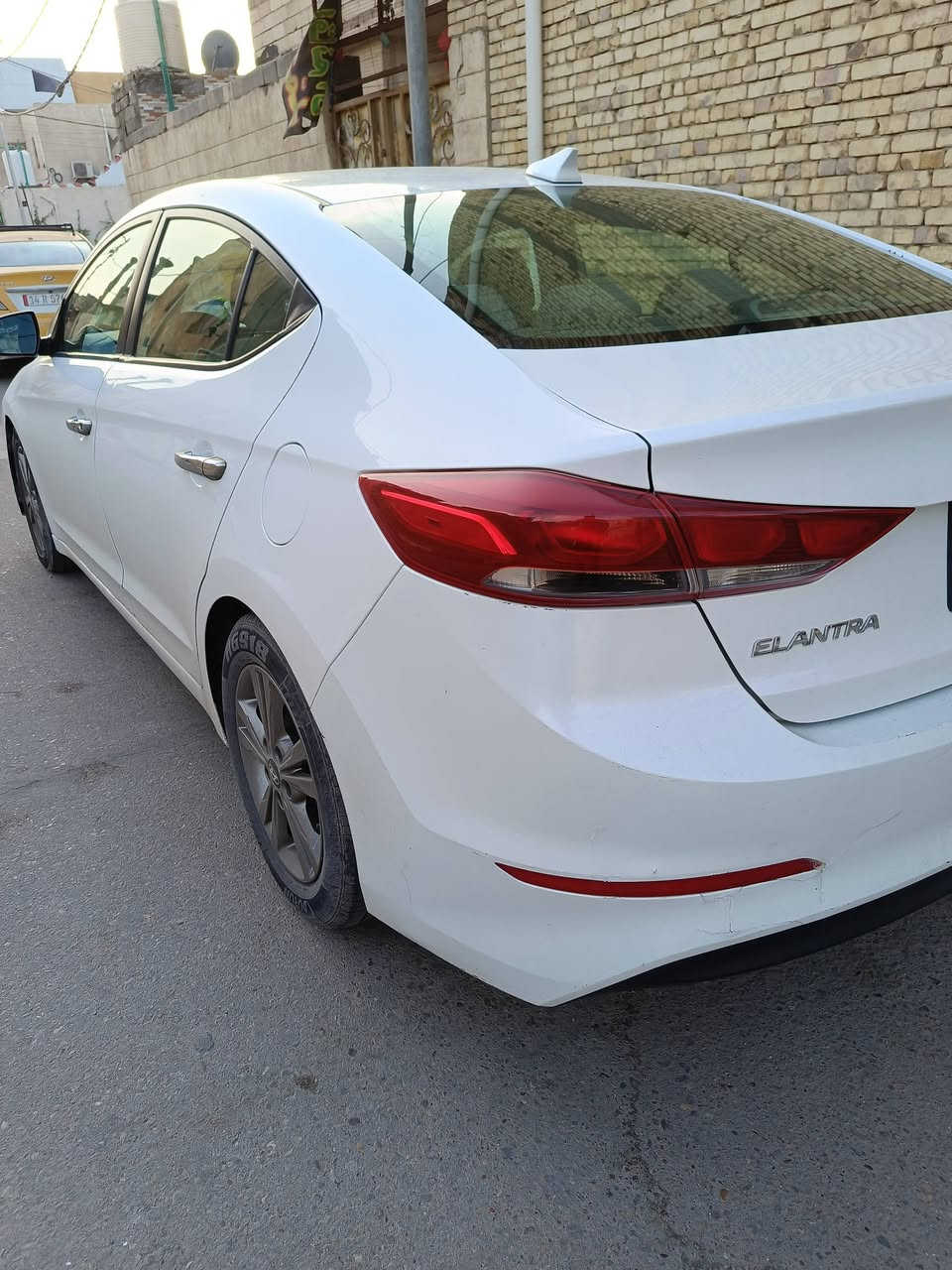 السلام عليكم النترا امريكي 2017 بدون ارباك فول بصمه حره باسمي سنويه جديده رقم جديد 1600 محرك جي تي اي تبريد ثلج  سعر 100 وبيها مجال ***********
