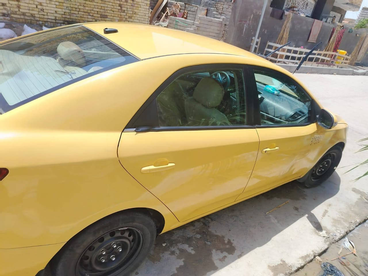 سياره فورتي مديل 13سياره جاهزه كير كفاله مكينه 2000كفاله حداده تبريد جاهزه اخر حبايه حادثه بنيد جاملغ بدون دواخل سعر 85بيهه مجال ***********
