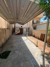 للايجار دار ١٥٠ متر السيديه خلف الضريبه يحتوي كراج حديقه صاله مطبخ خدم...