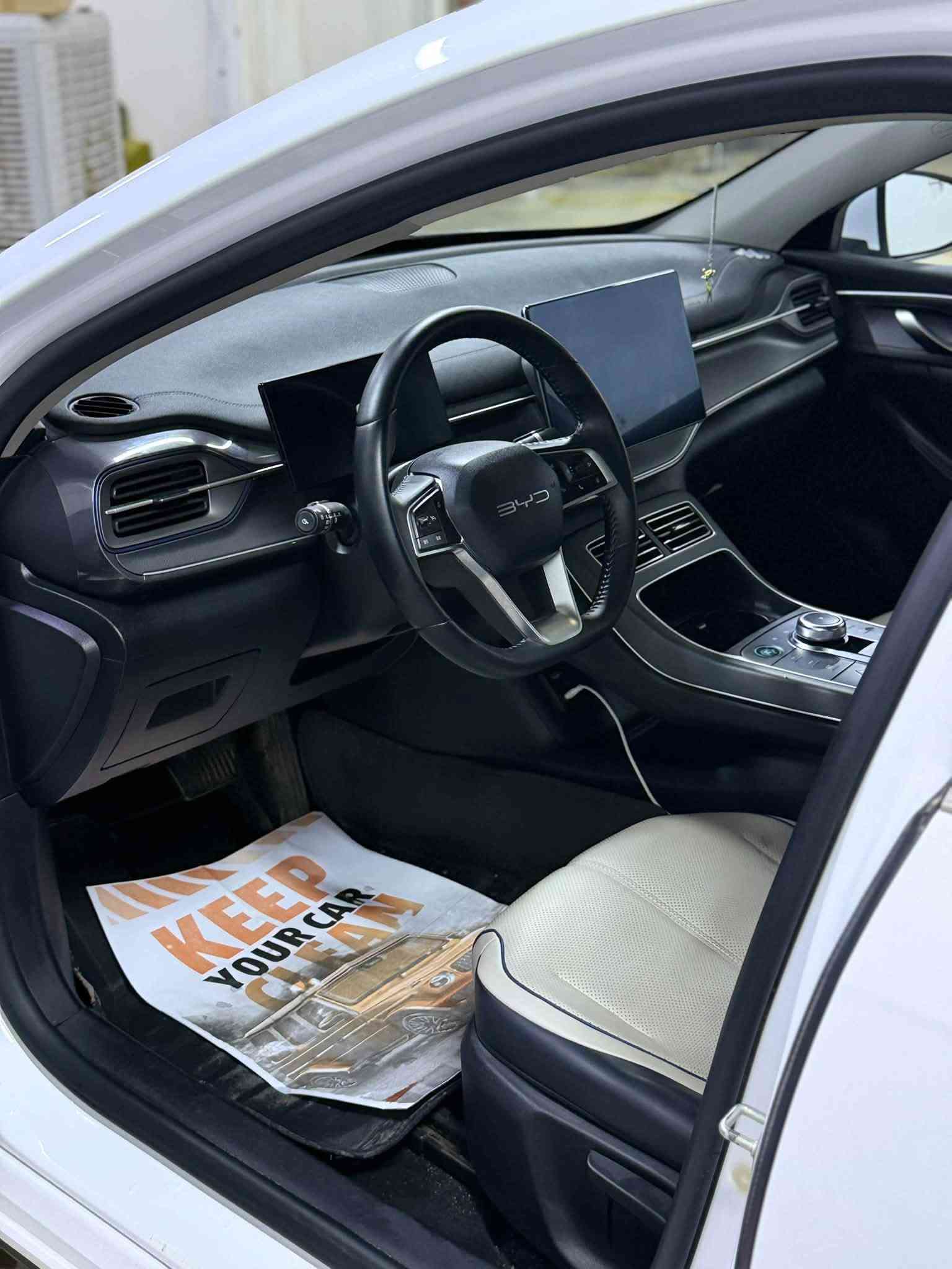للبيع BYD دستروير موديل 2025 أم الضمان ماشية 28 الف رقم أربيل وكالة او تحويل ثاني يوم، كفالة عامة عدا بارد في باب السائق

ضمان الشركة العالمية
السعر 20 مليون وبيها مجال بسيط جداً
مكان السيارة الديوانية - حي الجزائر
للاستفسار: ***********
