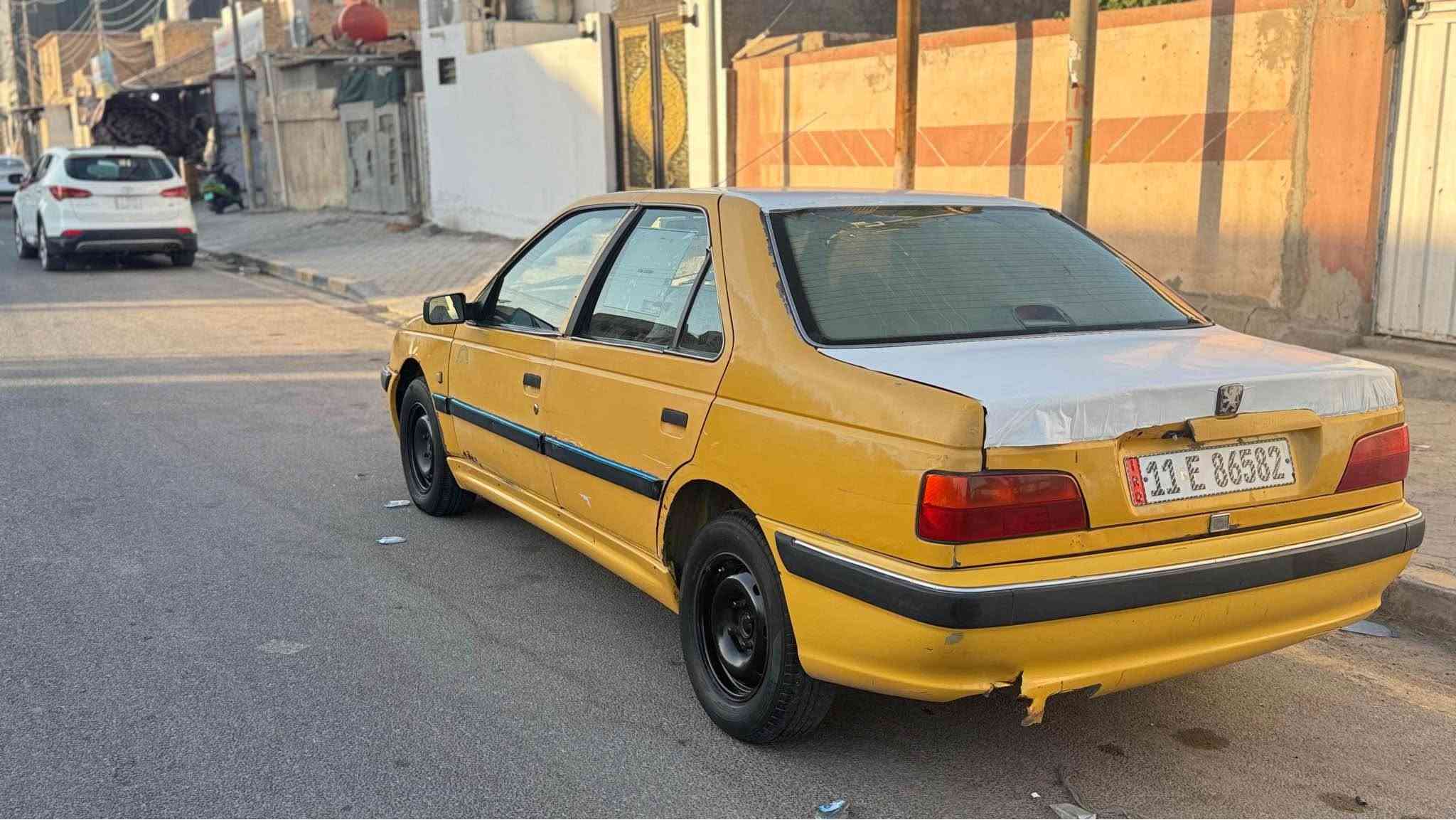 السلام عليكم 
بيجو بارس مديل ١٣ رقم بغداد انكليزي بأسمي سنويه لل٢٩ محركه فرنسي 
حداديه جديده
مكفوله من ضربه وخياسات 
 كهربائيات كله شغاله كلج جديد كيرها جديد شرط المداور يعني عقد مروري مصفره غرامات السعر ٢٧ وبيه مجال للاستفسار *********** مكاني النجف الاشرف النجف, العراق
