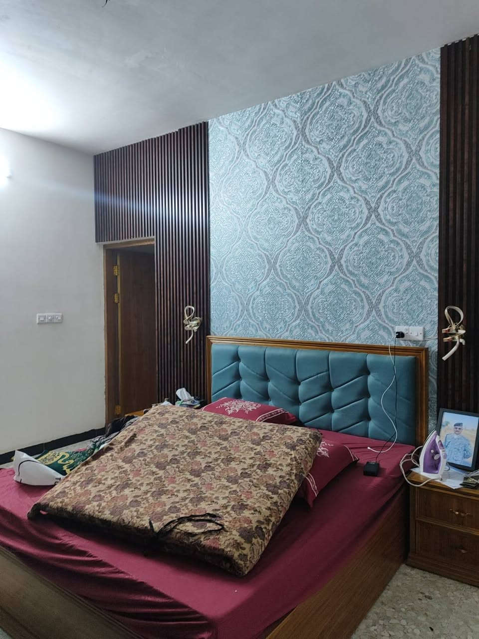 بيت البيع شهداء البياع
مساحه ١٠٠
٥×١٠طابقين 
يتكون من ٣ غرف نوم 
وصاله 
مطبخ حار وبارد 
ويه البيت ينباع 
 كاونتر 
وميز طعام 
وبردات 
وتخم قنفات
  والبيت جديد مثل ماشوف بالصور 
سعر ٢٨٥
التصال على الرقم  ***********
