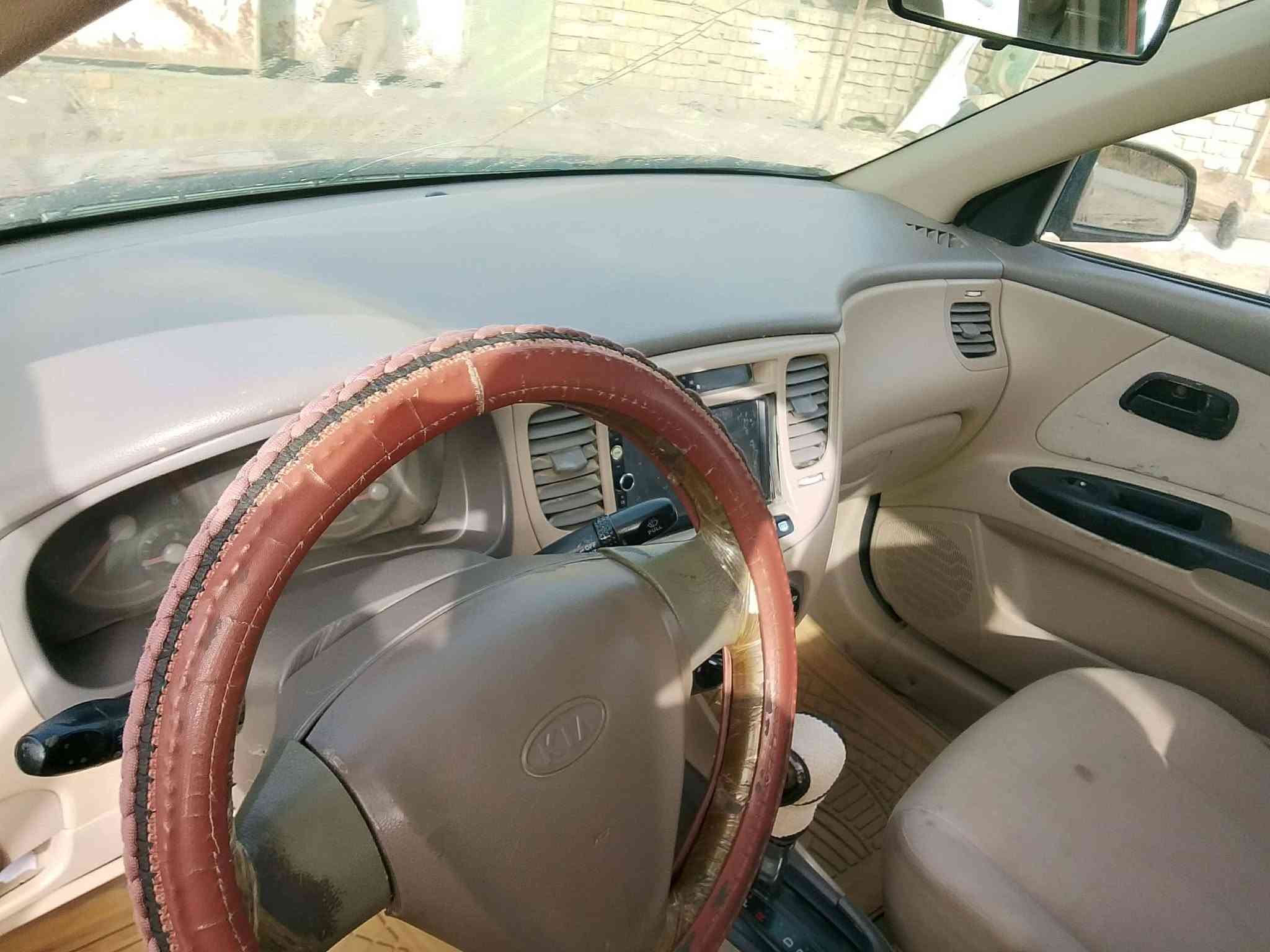 كيه ريو 2006خليحي مصبوغه عام جماليه بيه طخه بالحوض مال جنطه  مكينه 1600جام كهرباء امامي وخلفيه المكان ذي قار مركز السعر 63وبيه مجال بصيط  ***********
