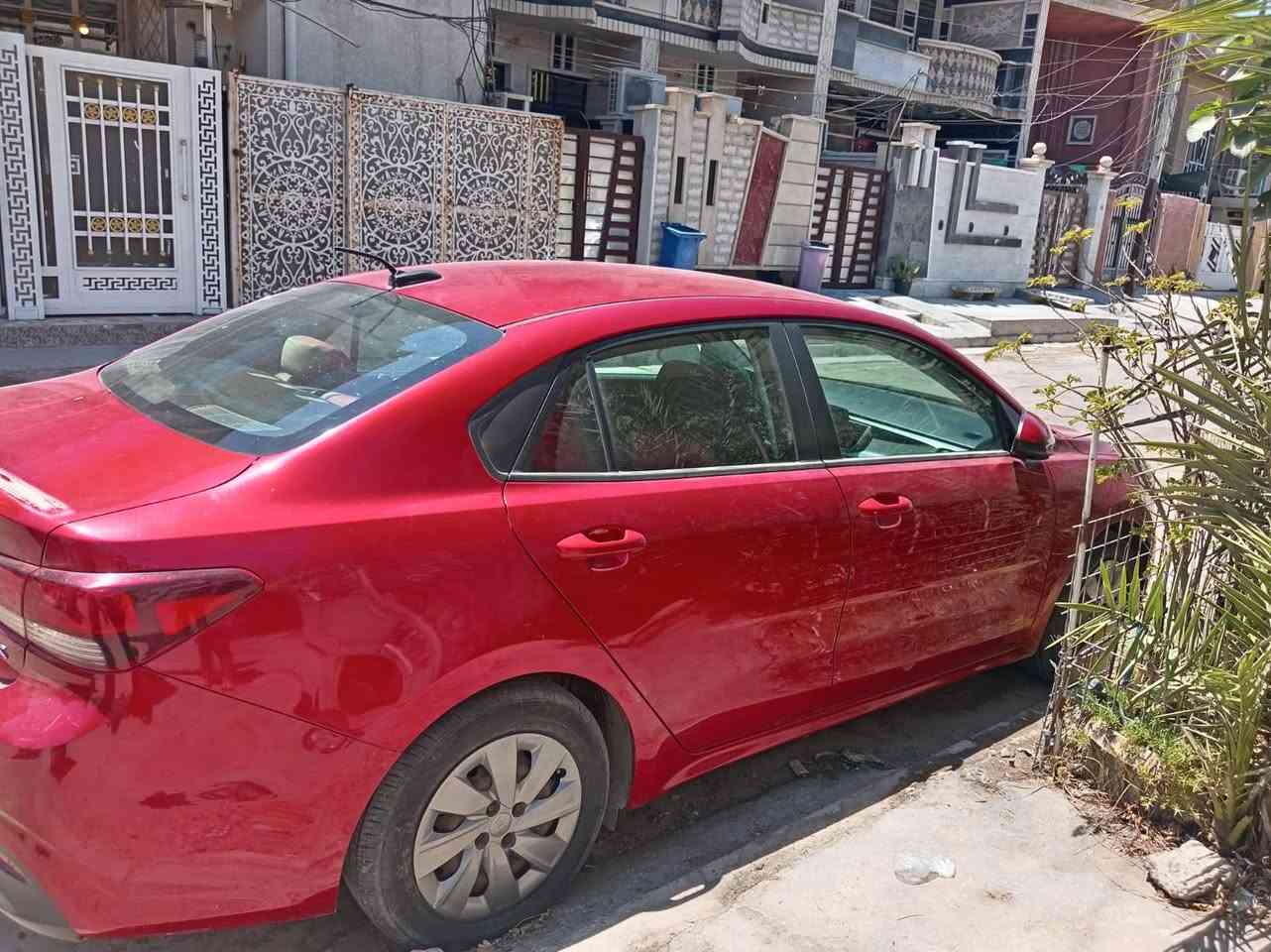 كيا ريو 2020 وارد امريكي
115 وبيها مجال
المواصفات S
كيبر مبدل من cvt الى At
مكينتها دوش دبل نوزل
قوة 120 حصان
• تكييف
• كاميرا خلفية
• شاشة 7 إنج
• Apple CarPlay + Android Auto
• Bluetooth + USB
• مثبت سرعة Cruise Control
• تشغيل/سويج
• زجاج كهربائي
• مرايا كهربائية ومدفأة
• ABS + ESP + Traction Control
• حساسات ضغط الإطارات
• جنوط 15 إنج
• 5 ركاب
• خزان وقود 45 لتر تقريباً

حطيت سونرها كدامكم تحسباً و الي يجي هم يروح يفحصها وين ميريد.
***********
***********
