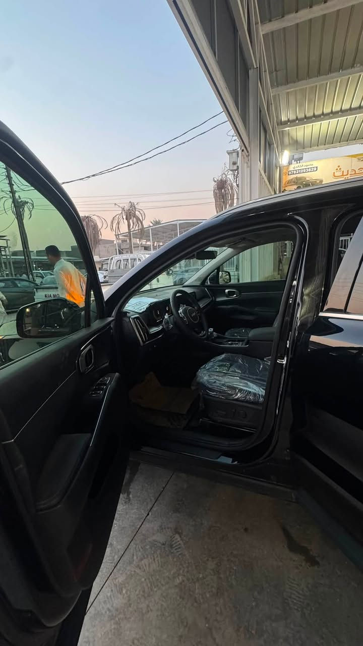 2025 KIA SORENTO, S
5XYRL4JC1SG369784

🇺🇸

السعر: 22,000$ 💵
بدون رقم
ممشى 6800 ميل 

* موديل 2025
* فئة S
* وارد أمريكي 🇺🇸
* 7 ركاب – 3 صفوف
* بانوراما
* داخلية جلد SynTex
* محرك 2.5 لتر 4 سلندر
* قير أوتوماتيك 8 سرعات
* شاشة 12.3 إنش
* Apple CarPlay / Android Auto
* كاميرا خلفية
* حساسات أمامية وخلفية
* تشغيل بصمة / تشغيل عن بُعد
* مقاعد أمامية كهربائية ومدفأة
* جنوط 18 إنش
* LED
* Roof Rails
بحالة الوكالة 
حالة الضرر:
🔹 الأضرار PDR الجاملغ 
🔹 والبنيد مصبوغ ربع
🔹 السيارة حسب الصور نظيفة وموجودة في بغداد دخول اليوم 
للتوصل ***********
