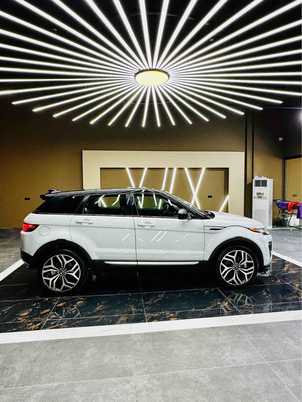 Range Rover Evoque 2018
~~~~~~~~~~158$~~~~~~~~~~

للبيع فقط بسعر جوة سوك 

رانج روفر ايفوك وارد امريكي حادثه خشم بوند و شبر جملغ بدون داخل و ارباك 💯

موديل : 2018
ماشية : 45 الف ميل فقط
محرك : 4 سلندر بانزين 20 تيربو
لون : ابيض سقف اسود بلاد 
رقم السيارة : اربيل الجديدة 
مكان السيارة : اربيل قريب من شارع 60 📍
سعر السيارة : 15800$💰 ورقه فقط
رقم تليفون و واتساب : 

***********
***********

⚜️⚜️⚜️⚜️⚜️⚜️⚜️⚜️⚜️  مواصفات فول الفول اعلى فئة للأخير 💯

فحص و هزة و سنوية جديدة بأسمي تحويله نفس اليوم 

محرك و كير و كهربائيات كله شرط بدون النقص 💯💯💯💯 أربيل, العراق
