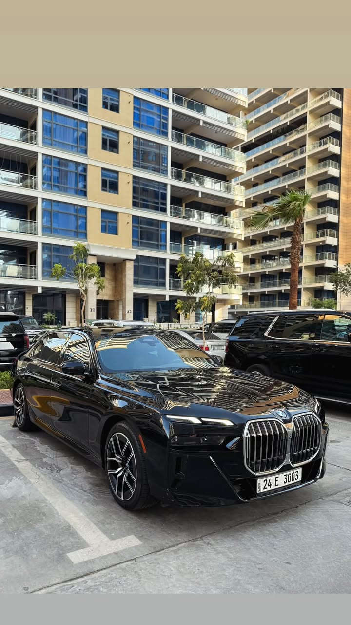 الفخم للبيع او المراوس كرستال BMW 2024 
حجم 740 وارد امريكي كلين تايتل كفاله عاااامه 
{ رقم شمالي مميز + سنويه تضليل + مغلفه PPF }

فول 1/1 
ماشيه 32 
بانوراما 
بيبان شفط 
تاب شاشات بالباب
مقاعد جلد كهرباء 
ناضور ليلي بالدشبول 
عدد كامرات 5 
حساسات رادارت 
نقطه توقف ذاتي 
ميحتاج اذكر اكثر معروفه وغنيه فول اعلى فئه
------------------------------------------
مكان السياره بغداد فقط الجناي والشراي يتصل +واتساب
الهاتف : ***********
