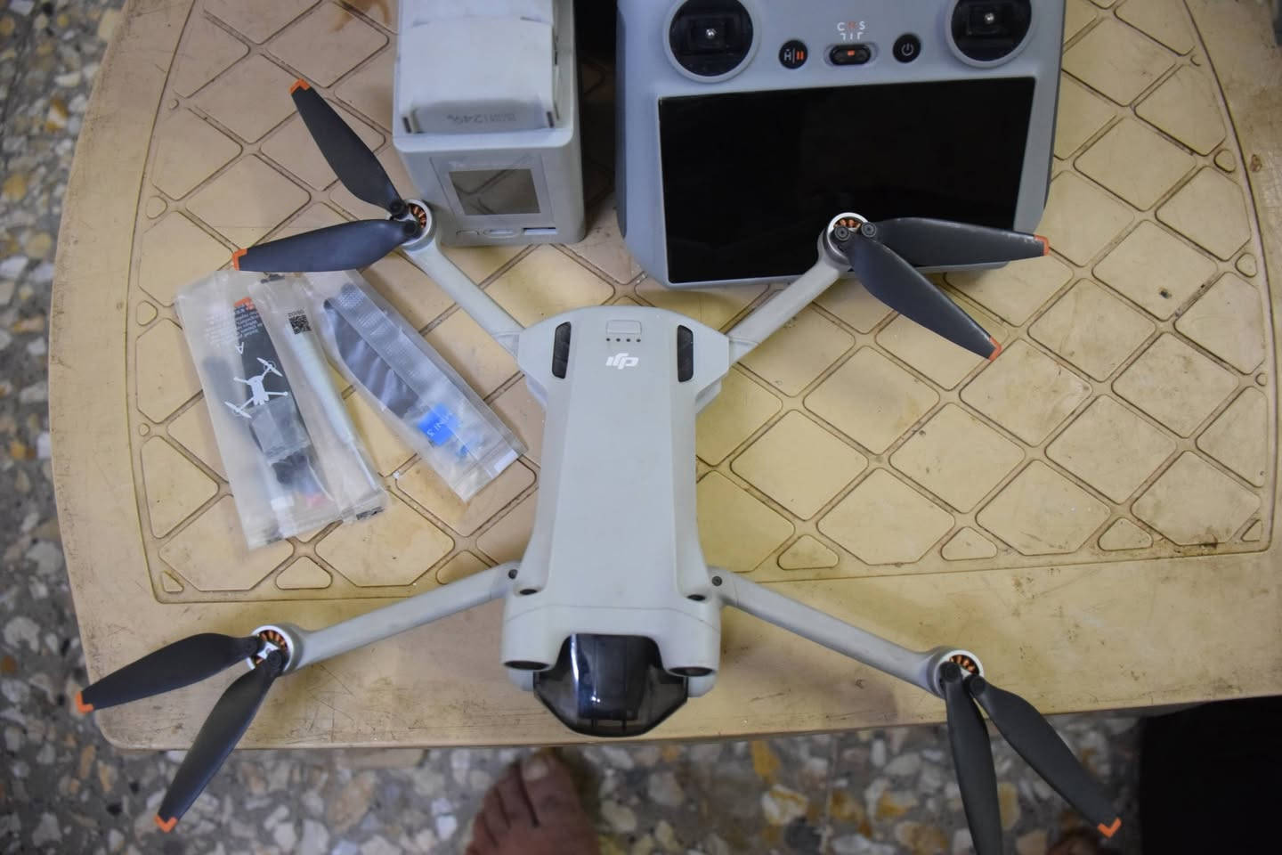 DJI Mini 3 Pr سعر 1200 مليون وميتين بيهه مجال شي قليل /***********)/
*********** كامله ما بيهه نقص ولا عطل بس بطاريه وحده تعبانه فقط لا غير
