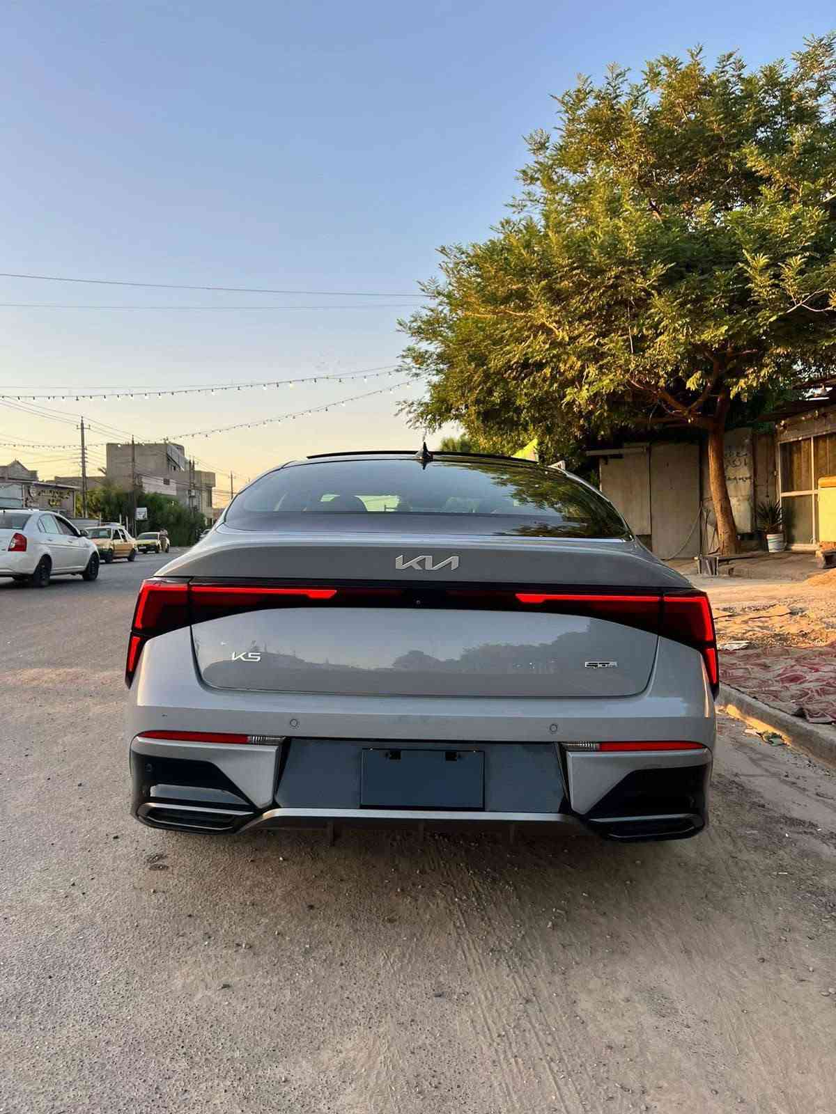 كي فايف 2025 GT line
فول 1/1 داخل احمر مميز  
عداد مشي : 35 الف  كيلو 
الحادث بس دعامية امامية مثل ما موضح بالصور تعتبر كلين
محرك 2500 تنفس طبيعي 
مواصفات 
بصمة 
بصمة ابواب 
اشاير مري 
لد امامي ولد خلفي 
نقاط عمياء جانبية 
كامره 
داخل احمر مميز 
كشنات كهرباء 
تدفئة كشنات 
كشنات مختمة GT line
منافذ شحن خلفية 
فول بانوراما 
شاحن واير لس 
تدفئة ستيرن 
سايد بريك كهرباء 
اوتو هولد 
مود درايف 5 وضعيات 
شاشه تبريد منفصله 
شاشه حجم كبير تدعم خرائط 
فول تحكم ستيرن 
فول قياده ذاتيه 
ستيرن مختم GT line 
اناره لد داخليه متغيره
تبريد خلفي
رادار امامي خلفي

العنوان : بغداد حي العامل
السعر : 215 
استفسار : ***********

نص مكتوب في الصور:
- 52463455