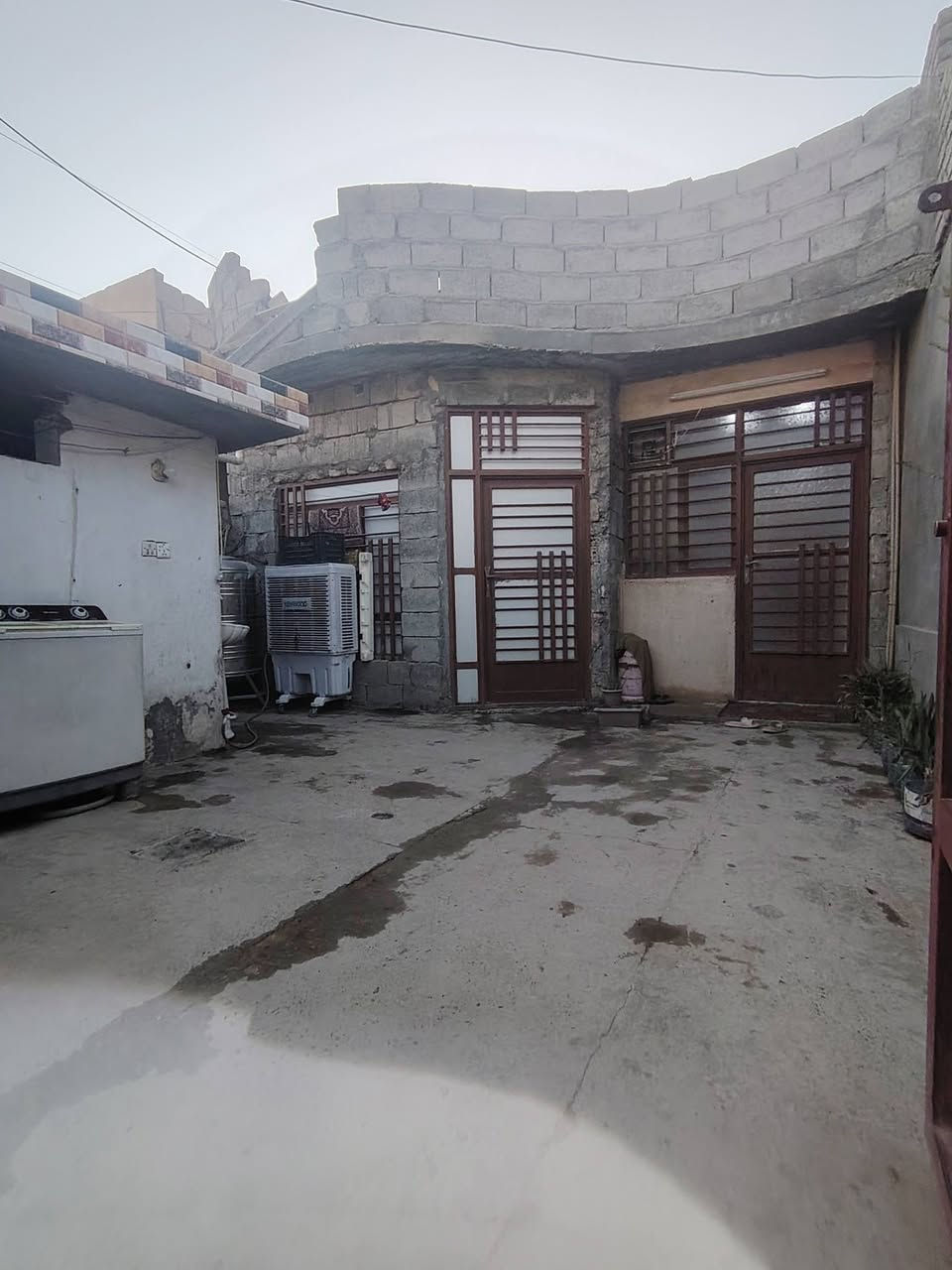 بالقسط 
بالقسط 
🏠 فرصة استثمارية مميزة من مكتب الصفاء للعقار
على بركة الله، اليوم عدنا عرض مميز للاستثمار في حي الشهداء:
📍 الموقع: حي الشهداء
📐 المساحة: 120 متر
💰 المقدمة: 40 مليون
💵 القسط الشهري: 750 ألف
السعر الكلي 72 مليون
قابل للتفاوض
🏗️ البناء: بحاله جيده 
تفاصيل الدار:
▪️ الطابق الأول: غرفة + صالة + موزع + مطبخ
▪️ الأرضيات: سيراميك
▪️ الطابق الثاني: هيكل
📌 نظام القسط: إيجار بالشراء
الجاد بالشراء والاستفسار أكثر، مراسلة الرقم الموجود أو زيارة المكتب.
📍 مكتب الصفاء للعقار – حي الإفراز
📞 ***********
عندك عقار للبيع؟ مستعدين لترويجه.

نص مكتوب في الصور:
- مكتب الصفاء للعقار