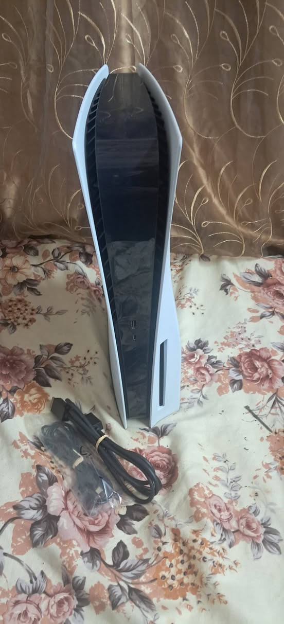 السلام عليكم بلي 5 فات ..نظيف جدا .لا مفتوح ولا مصلح ..استعمال جدا قليل ..بسب عدم التفرغ ..
بي نقص ..بس كيبل البور .ضايع ما عرف وين ..وممشتري. لان ممشغله صار فتره طويله ..
السعر ..٧٠٠ بي مجال بسيط .هذا رقمي 
***********
مكاني بغداد الكرخ شارع حيفا
