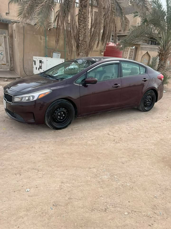 سيارة فورتي 2018 محرك 2000دوش كير At المرغوب
تحكم استيرن جهتين شاشة كاميرا خلفية
سيارة محرك كير تبريد سيارة جاهزة
 رقم واسط 
بيع او مراوس بأسمي 
سيارة  حادثها موضح بصور ما واصل للداخل 
السعر ١٠٧ و مجال بسيط للشراي 
رقمي *********** بيه واتس اب
