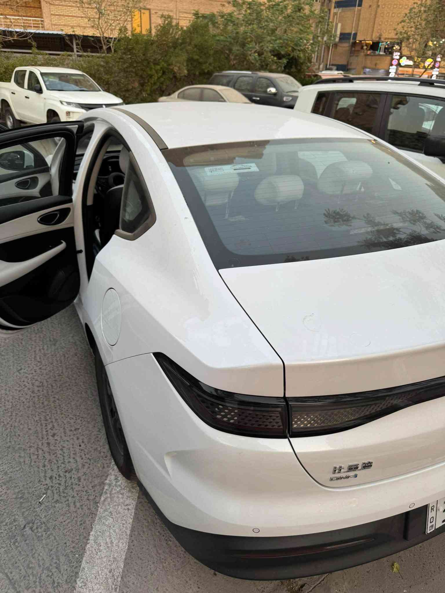 للبيع BYD سيل 5 DM-I
سياره على وضع الشركة بدون شخطه مكفولة من الدعامية للدعامية ماشية 9000 يعني زيرو كاملة مكملة احسن ما تركب زيرو للعلم السياره وياه سبير وويل اصلي BYD كلشي موضح بالصور والداخل الابيض مو الاسود يعني الي مرغوب نظافة السياره 💯 مرح تفرق بينه وبين الزيرو اله تشغله وتقره العداد وكلشي موضح بالصور 

ما اجاوب ماسنجر بس واتساب على هذا الرقم

***********

السعر ٢٠ مليون و٩٠٠ وبيه شي بسيط للجاد والشراي بس يخابر او وتساب
