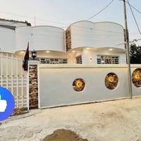 بيت طابقين • ١٨٠م • ٥ غرف نوم