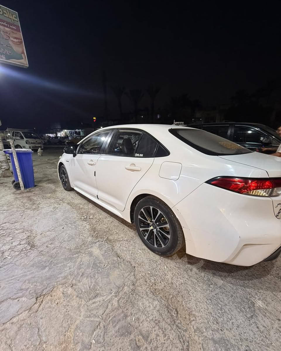 🚗 للبيع تويوتا كورولا 2024 هايبرد (شكل أمريكي) وارد الصين

📍 الموقع: بغداد – مجمع بسماية

🔹 حالة السيارة: مكفولة من الضربة والصبغ والتبديل
(مجرد ملاحظات بسيطة موضحة بالصور)

📊 الممشى: 180 ألف كم

✨ السيارة بحالة ممتازة

💳 ملاحظة مهمة: السيارة مشتراة من المصرف وباسم المالك الحالي، ويوجد عليها كفيل.
🔹 المالك مستعد لضمان حق المشتري بالكامل من خلال وكالة خاصة أو عامة، وأي تعهد قانوني متفق عليه، مثل وصل أمانة أو كمبيالة أو صكوك.

🔹 كل اللي عليك تدفع مبلغ السيارة، والسيارة تكون بعهدتك عن طريق وكالة عامة أو خاصة، والمالك مستعد يسويلك أي تعهد قانوني تريده لضمان حقك.

📌 أقساط السيارة تنتهي سنة 2030
(الأقساط على المالك الحالي وهو المسؤول عن تسديدها، وأنت ما لك أي علاقة بيها).

🛠️ المواصفات:
▫️ محرك 1800 هايبرد
▫️ تبريد قطعتين ❄️ بحالة ممتازة
▫️ كشنات بلادية جلد وعليها داشمة
▫️ تحديد مسار
▫️ مساعدة قيادة ذاتية
▫️ شاشة كبيرة
▫️ تحكمات ستيرن
▫️ كاميرا خلفية
▫️ فتحة سقف
▫️ تدعم Apple CarPlay
▫️ هاند بريك كهربائي
▫️ أوتو هولد
▫️ 4 جامات كهربائية أوتو

💬 لمعرفة السعر والتفاصيل: علق بكلمة تم ونتواصل وياك.

📞 رقم صاحب السيارة: ***********

📌 تنويه: الصفحة مخصصة للنشر فقط، وغير مسؤولة عن أي اتفاق أو تعامل يتم بين البائع والمشتري. وبالتوفيق للجميع 🤝

#تويوتا #كورولا #كورولا_2024 #كورولا_هايبرد #سيارات_للبيع #سيارات_العراق #سيارات_بغداد #سيارات_بسماية #هايبرد #بيع_وشراء_سيارات
