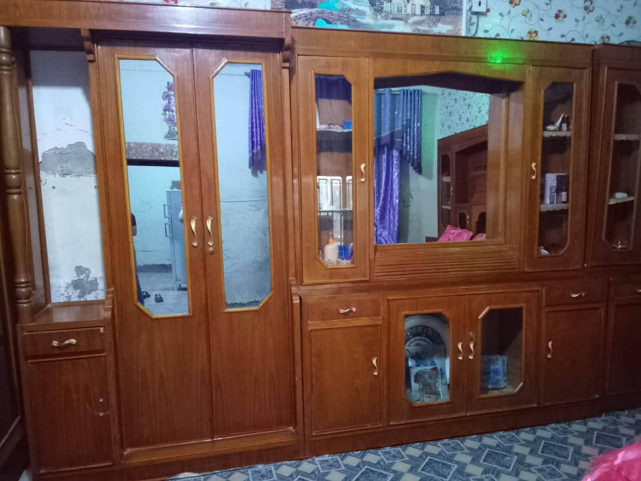 غرفة اخشاب • صاج اصلي • بيها مجال