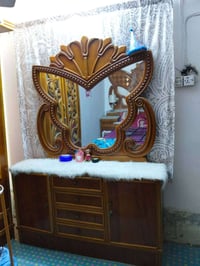غرفه خشب • درجه اولى • استعمال قليل