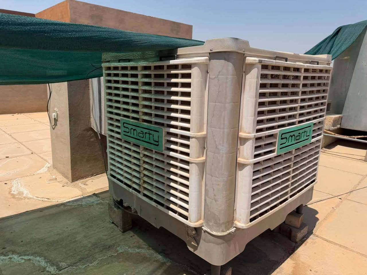 للبيع حجم 25 ماركت سمارت سعرها 275عنوان حى الواسطى كركوك ***********
