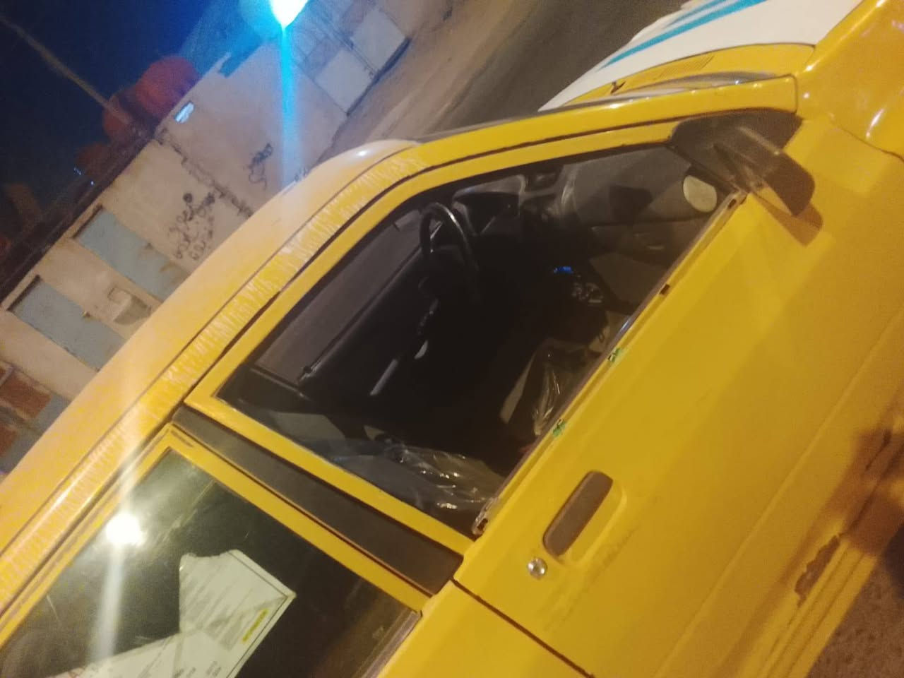 سلام عليكم للبيع سايبه 2014مكينه وكير حلوات كهربائيات شغاله حداديه خير من الله سعر 8وبيه مجال  مكان  البصرة  رقم***********
