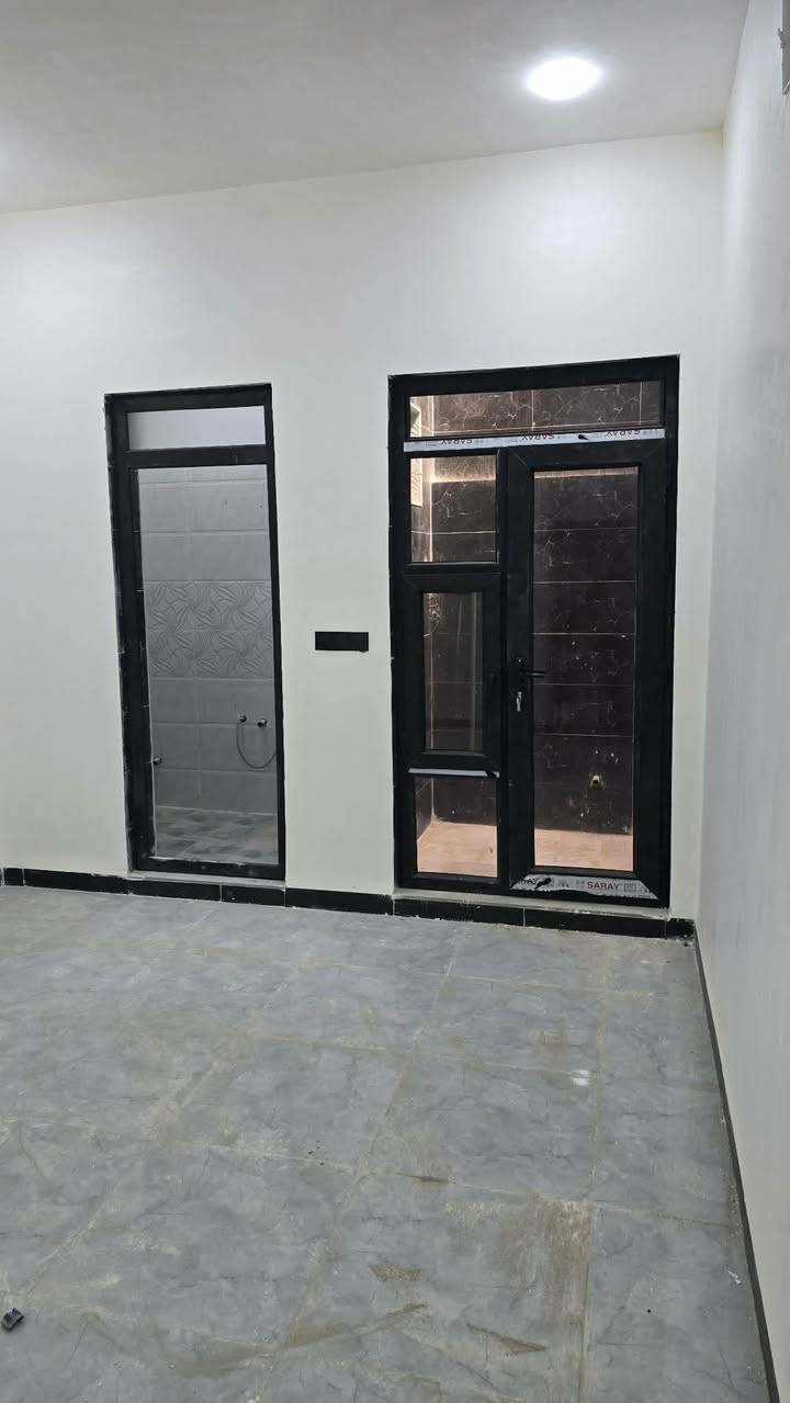 🏡 2 بيوت للبيع_بناء حديث
الديوانية / مجمع توحيد العفلوكي طريق السنيه السياحي وره سكة القطار شارع المركز ب البداية بعد 50 متر عن الشارع . 
🔸طابو زراعي سند 25  . 
المساحة 135م² – طابق واحد
🔹 2 غرفه نوم + استقبال + صالة
🔹 3 صحيات
🔹 مطبخ
🔻 ملاحظة : لا نعمل بالاقساط 
📞 للاستفسار: مراسلة الصفحة او 
الاتصال على[***********]
