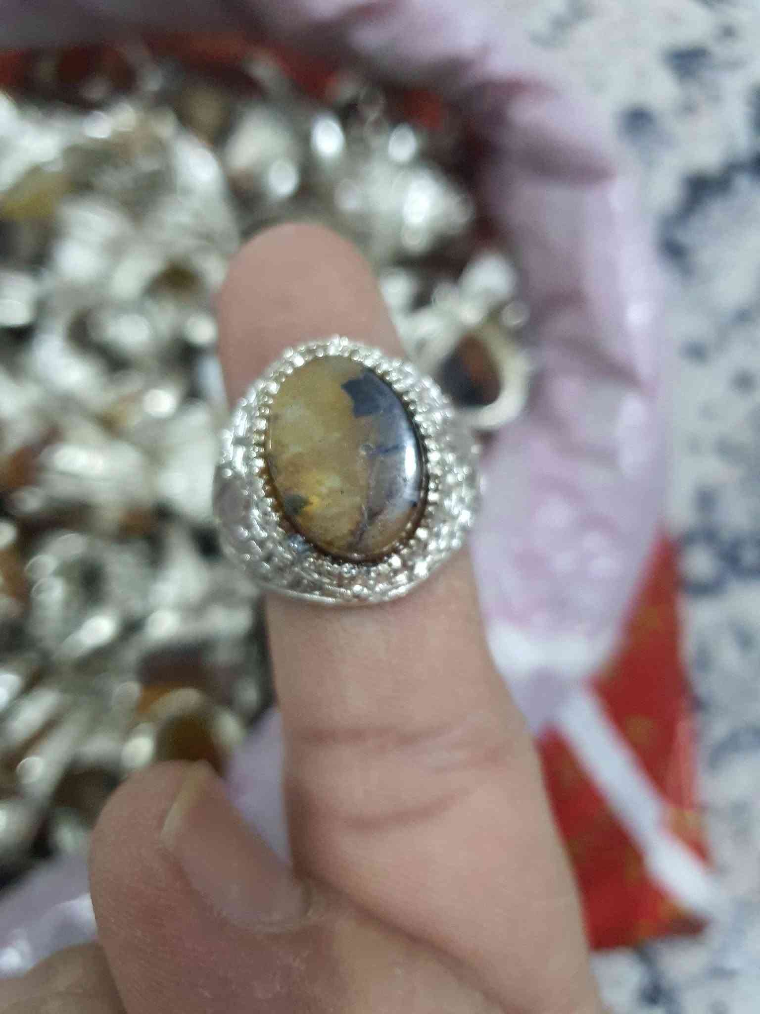 خواتم فضه ايرانيه العدد 200قطعه السعر الفين دينار القطعه
