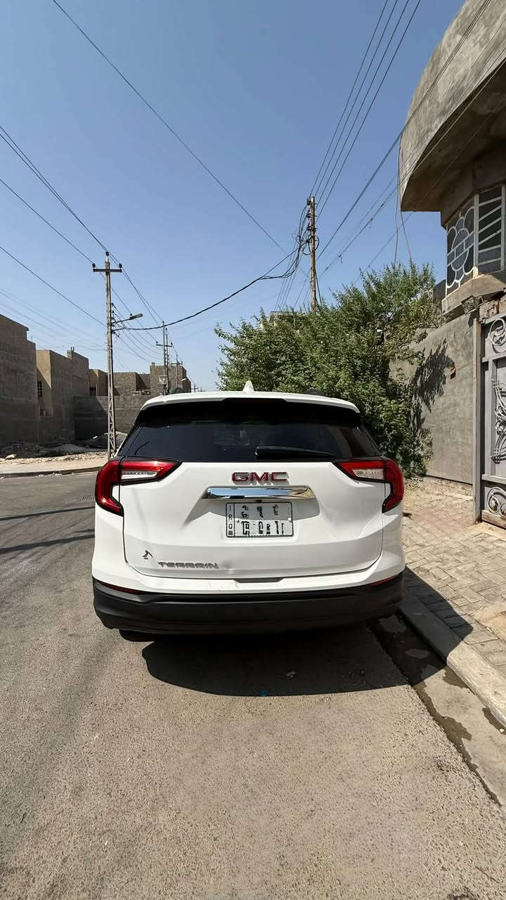 سياره جاهزه وكامله من كلشي اي نقص ما بيها 
مبدل بيها مدكر نفس لون والبنيد مصبوغ نفس لون السياره رقم بصره خصوصي 
السعر 170 ورقة 
الرجاء الاتصال على هذا الرقم متوفر واتساب 

+964 770 313 2523

من ساعه 9 صباحاً الى ساعه 12 
من ساعه 4 عصراً الى ساعه 11 ليلاً

المواصفات sle
* فرملة طوارئ أوتوماتيكية
* تحذير الاصطدام الأمامي
* المحافظة على المسار
* تحذير مغادرة المسار
* فرملة للمشاة أمام السيارة
* مؤشر مسافة المتابعة
* أنوار أمامية أوتوماتيكية عالية IntelliBeam
* ABS على العجلات الأربع
* كاميرا خلفية
* مراقبة ضغط الإطارات 

 الداخلية والتجهيزات
* شاشة GMC Infotainment
* Apple CarPlay
* Android Auto
* Bluetooth
* نظام صوت 6 سماعات
* مقاعد أمامية Bucket
* تشغيل بزر
* Electronic Precision Shift
* مقاعد خلفية قابلة للطي 60/40
* منفذا 12V
* Active Noise Cancellation
* زجاج أمامي صوتي/عازل للضوضاء
* إضاءة LED أمامية وخلفية.
