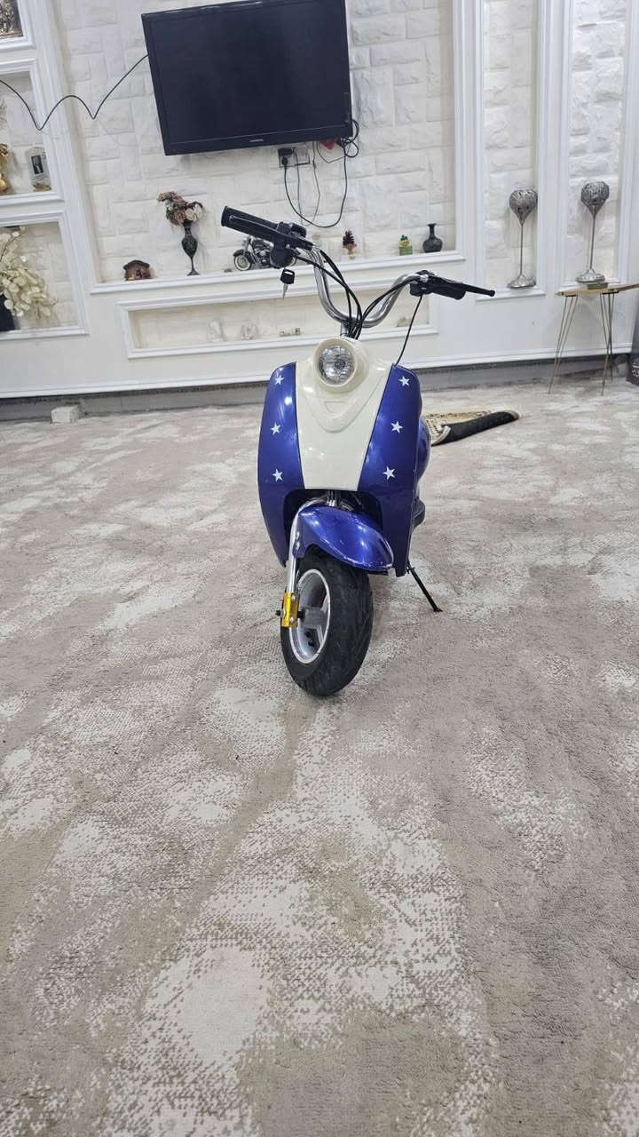 سكوتر كهربائي • DM-425 • مدى ٣٥–٤٠ كم