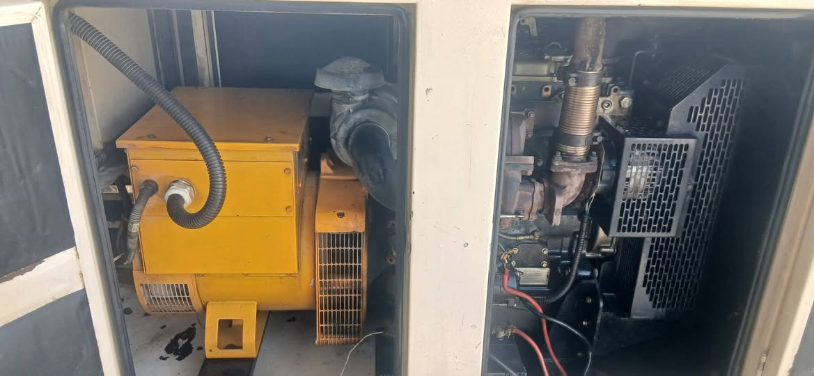 مولد كاتم بيركنز انكليزي اصلي 45kv اتصال معمل النسيم ***********.   ***********
