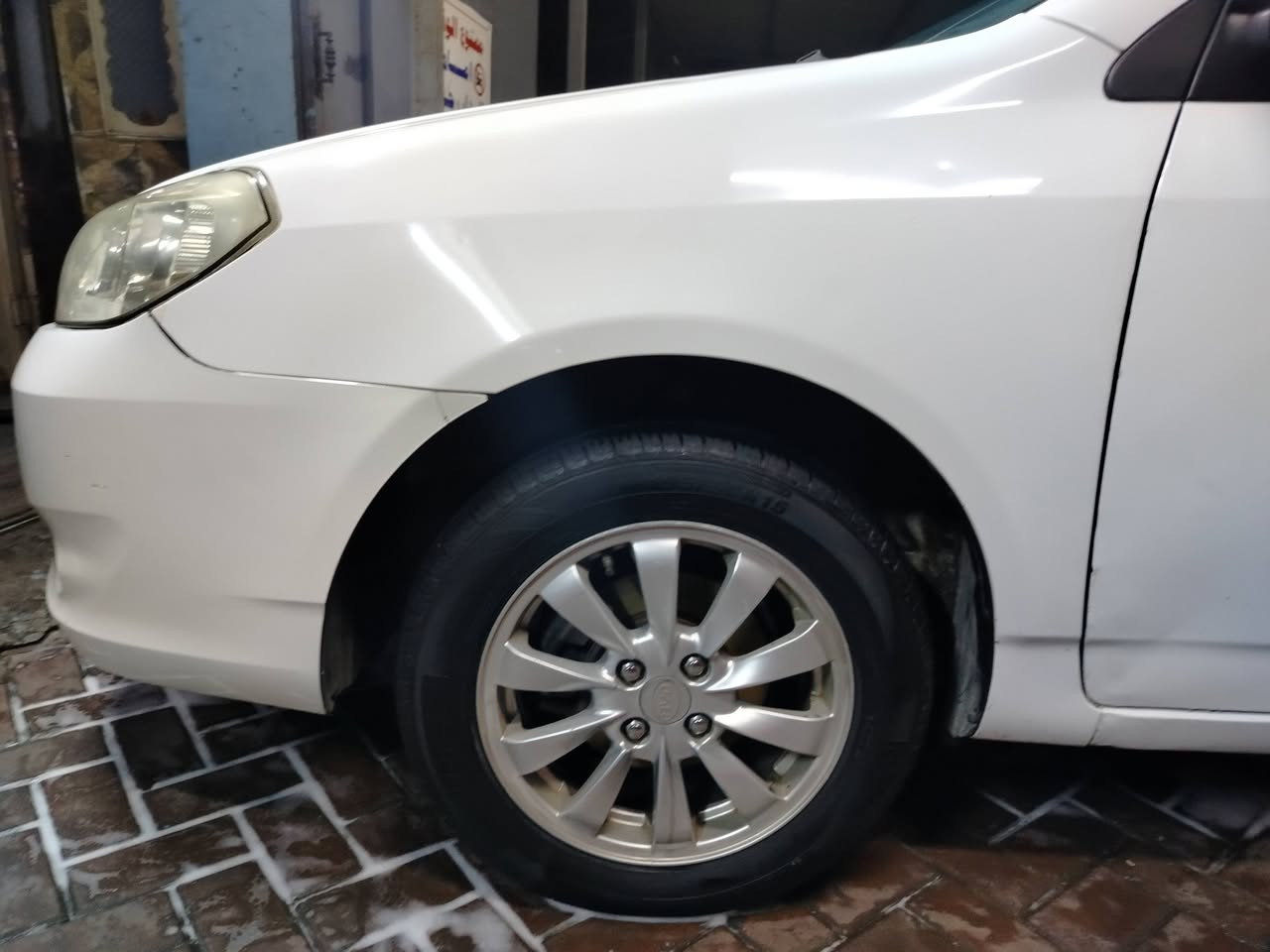 BYD G3 2013كير عادي
كير محرك وتبريد خير من الله  
محرك بلادي 
ماشيه 130kقابل لزياده
كهربائيات 1/1
بيها هلال خلف سايق
مكاني بغداد العامرية او الاعظمية 
سعر 65 بيها مجال 
***********
