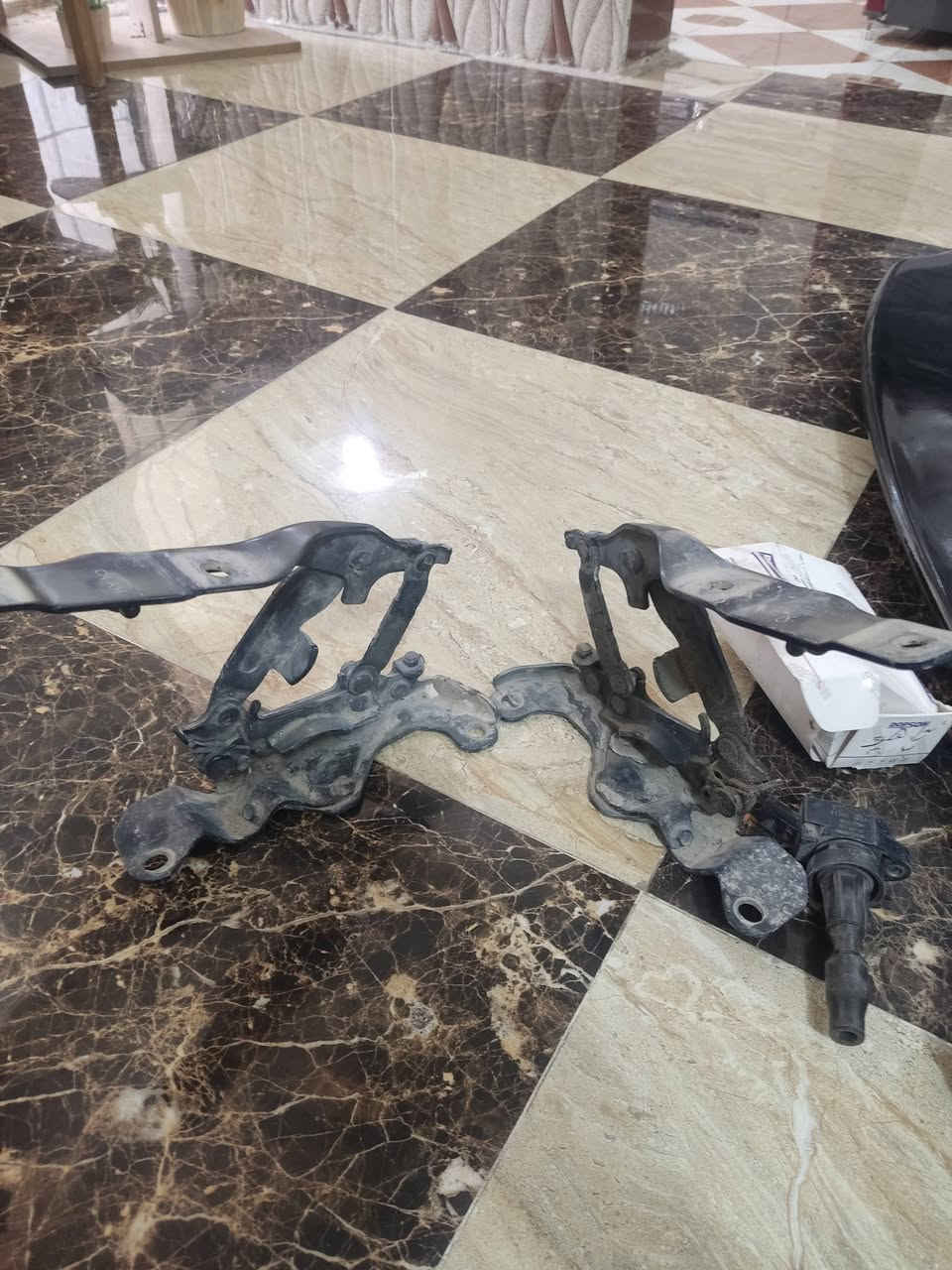 السلام عليكم غراض استنكر للبيع السعر كلهن ب 100الف التفاصيل داخل الفيديو مكاني بغداد قرب علوه الرشيد الدوره ***********. ***********
