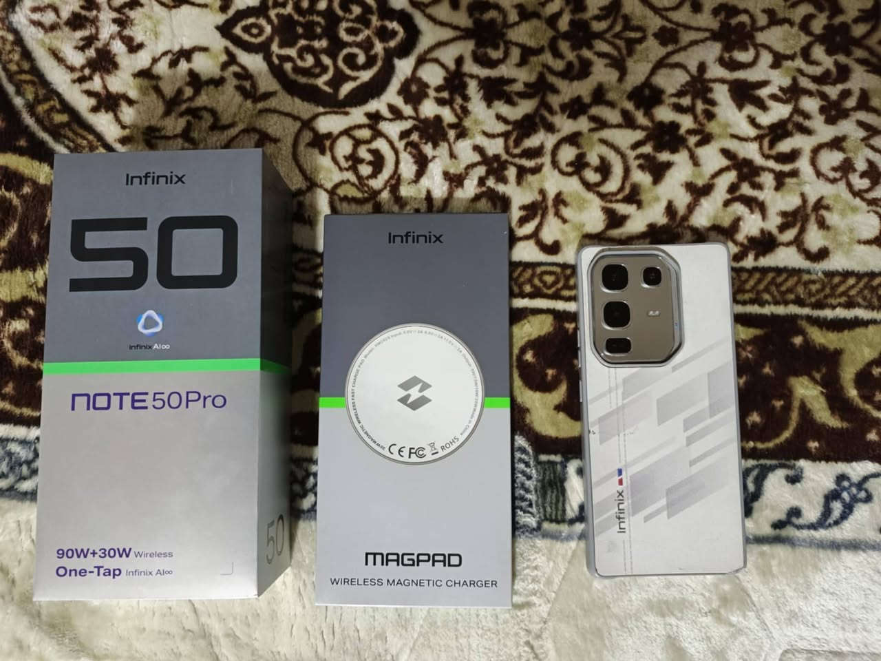 السلام عليكم موبايل انفنكس نوت 50 برو نسخة BMW الذاكرة 256 الجهاز نظيف وكامل الملحقات مثل ما بل صور فقط فطور بشاشة بل اطراف وما مأثر عل لمس السعر 215 وبيه مجال العنوان النجف الاشرف الرقم ***********
