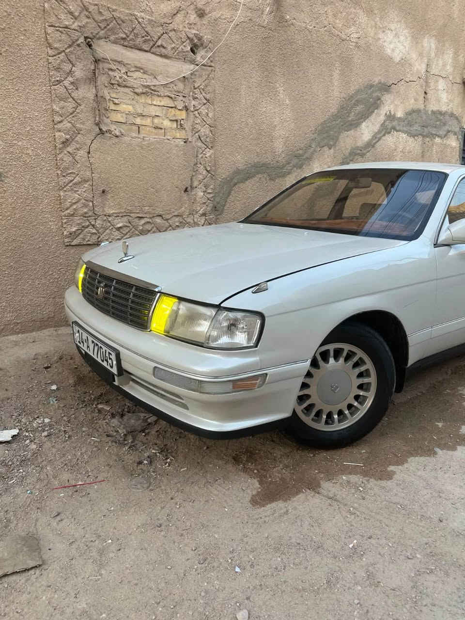 ‏سلام عليكم سيارة للبيع بطة متصل
‏موديل 93 لون أبيض لؤلؤي مقفولة من الضربة مقفولة أصوليات راعيها يريد تحويل رقمها إنكليزي السنوية 27 كير مكينة انضاف
شرط الفحص مقفولة الشاصي الحدادية 100% تاير أربعة هسه شدلها التبريد شغال ثلج رقم الموبايل*********** العنوان بصره حيانيه التأمين السعر 65
