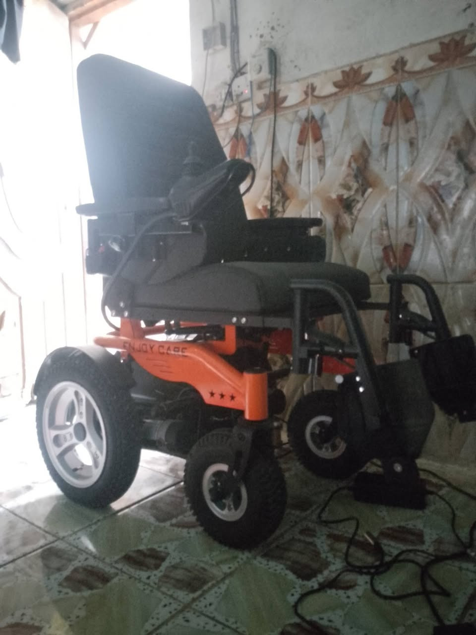عربانه جديده مراوس وبيع
السعر 450وبيها مجال مكاني نجف وشراي يتصل ***********
