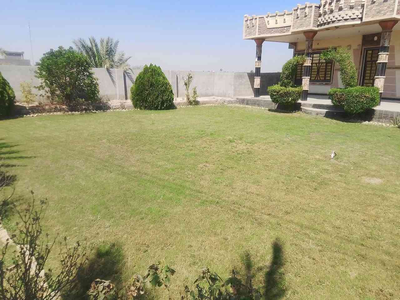 بيت يجار معا كاع 7دونم متوفر ماء وكهرباء وسحب ومادرس وتبليط لباب لبيت اليوسفية معمل زينب شارع لوزير ***********
