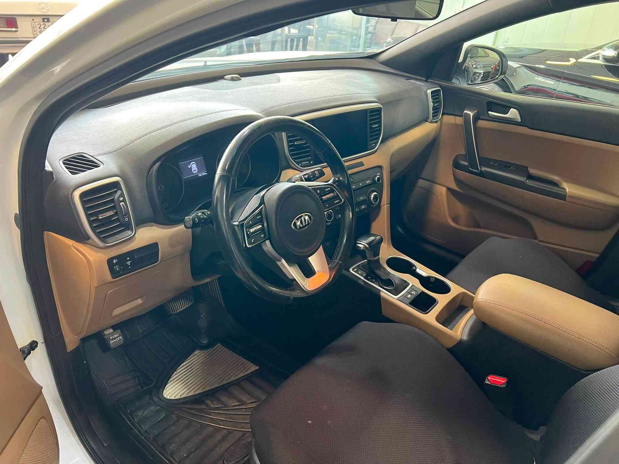KIA SPORTAGE 

موديل: 2021
وارد: خليجي 10پارچة
رؤيشتن: 132,000كم
نرخ: 15,000$
مؤبايل📞: ***********
***********
ناونيشان:هةولير _معرض هاشم للسيارات 
شةقامي ١٠٠م بةرامبةر دائيرةي گمرگ سيارات

‏HASHM_FOR_CARS___هاشم للسيارات 

موديل: 2021
وارد: خليجي
ماشي: 132,000كم
السعر: 15,000$
تلفون📞: ***********
***********
العنوان:اربيل _معرض هاشم للسيارات 
شارع ١٠٠م مقابل دائرة كمرك سيارات 

‏HASHM_FOR_CARS___هاشم للسيارات
