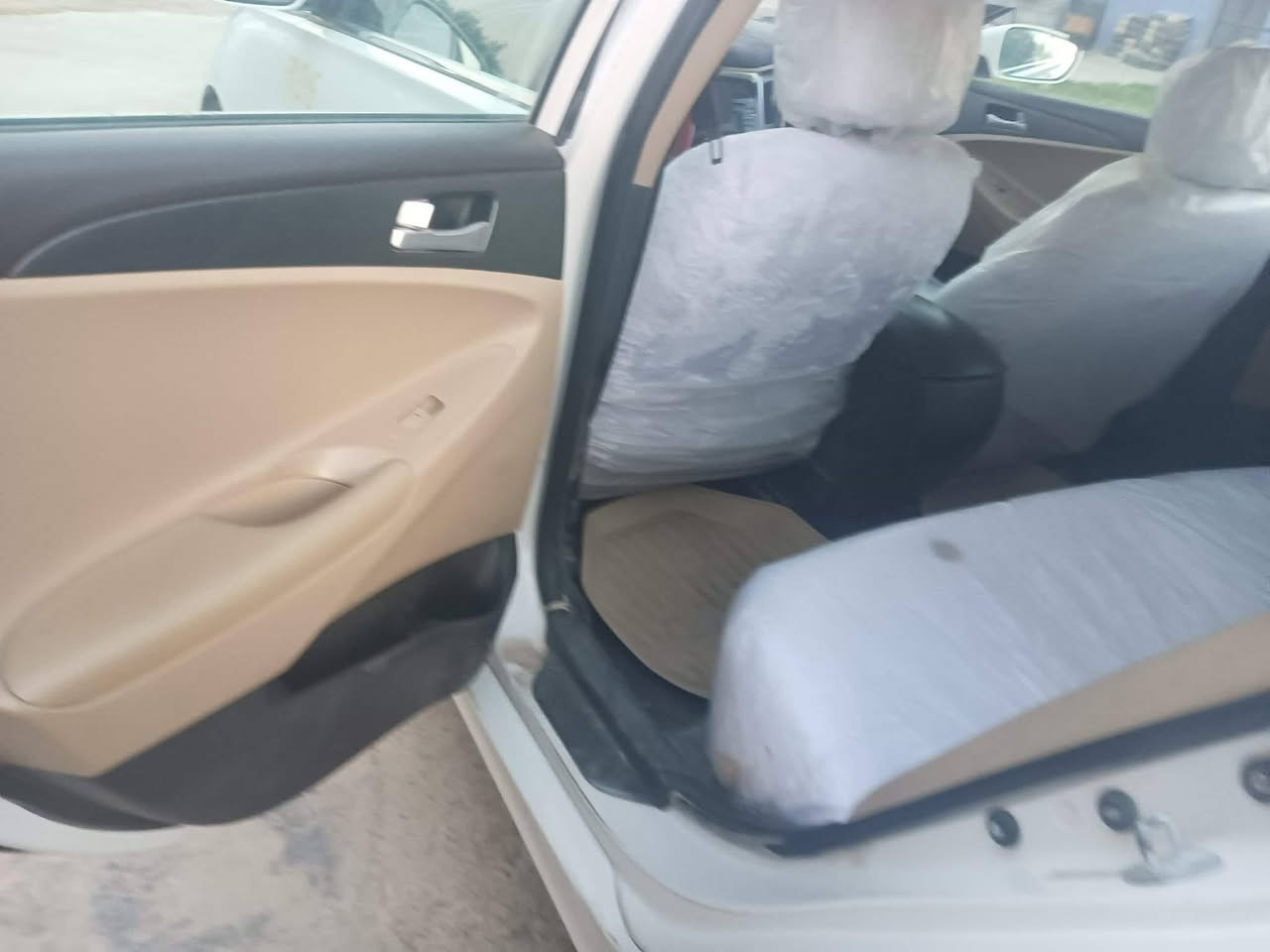 سوناتا بيع مستعجل رقم اربيل موديل 11 أمريكي قطعتين ونص محرك وكير كفاله عامه تبريد ثلج صدر تايرات جديد مابيها نقص برغي السعر 88 بيها مجال قليل ***********

