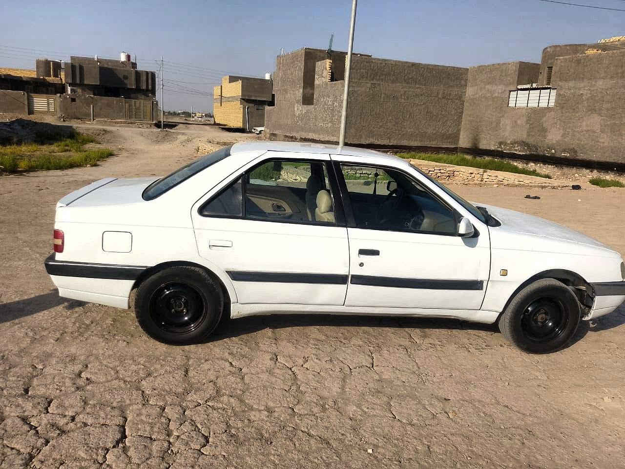 بيجو 405 موديل 2013 رقم بصرة سنويه وهزه جديد 
ب اسمي تحويل ثاني يوم

كير ومكينه تبريد شغال تخم تاير حداديه سياره جاهزه 

السعر(29) وبيهه مجال .

العنوان الرميثه  

رقم الهاتف *********** .
