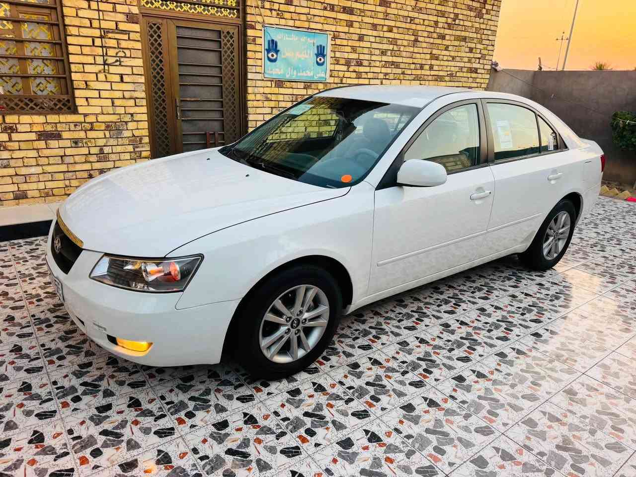السلام عليكم ورحمة الله وبركاته.. 
سوناتا خليجي موديل 2007 رقم بغداد دولي بأسمي مشروع وطني سنويه جديده لغاية 2030 هزه جديده  سياره مكفوله من ضربه والتبديل والصبغ عدا ملاحضات بسيط والسونار مع الصور مرفق  و جديده جدا بمعنى الكلمه مابيها اي نقص محرك 2000 دوش مامفتوح كير محرك حداديه تبريد كله عالبلاد شاشه تاب كبيره كامره دواره تحكم استيرن شغال بلاجكتور لايت عدسه ويل كب فول كهربائيات السعر 105 مكان السياره الناصريه ***********
