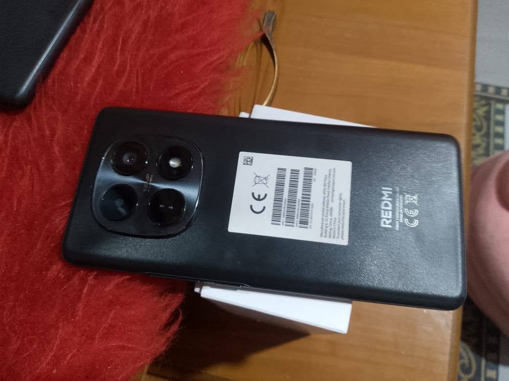 ريدمي نوت15 جهاز مستخدم شهر وكل ملحقاته وياه ذاكره256 عشوائيه8+8 شاشه منحنيه 120هيرتز 
بطاريه 6000 شحنه أنساه السعر 275 بي مجال قليل 
مكاني بصره هارثه وهاذ رقمي ***********
