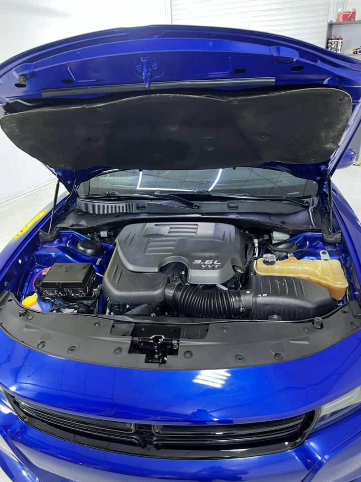 السلام عليكم

چارجر 2018 للبيع 

🚘 Dodge Charger 2018 SXT
🔹 6 سلندر
🔹 ماشية 106 ألف ميل
🔹 تبريد ثلج 🧊
🔹 تخم تاير جديد
🔹 مكينة + گير كفالة 
🔹 وارد كندي السيارة طابة كلين تايتل 
🔹 السيارة رقم اربيل سنويتها لل2029 وبأسمي تحويل مباشر 
🔹مكاني البصرة 

بيها تبديل البنيد فقط و الباقي كفالة 
💰 السعر: [190 ورقة ] وبيها مجال 
📞 للتواصل: [***********]

