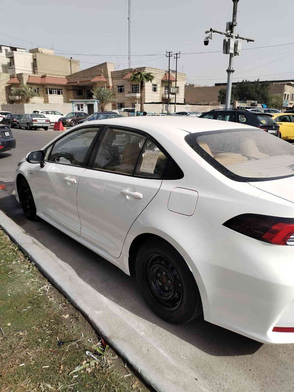 السلام عليكم
تويوتا كورلا هابيرد 
الشكل خليجي 
موديل 2025
ماشيه 62
‏كفاله عامه كارت اصبع
 نص فول موصفات عله فئه ✅
رقم بغداد تحويل مباشر سياره باسمي 
السعر 148 
رقم الهاتف ***********
مكاني الكوت
