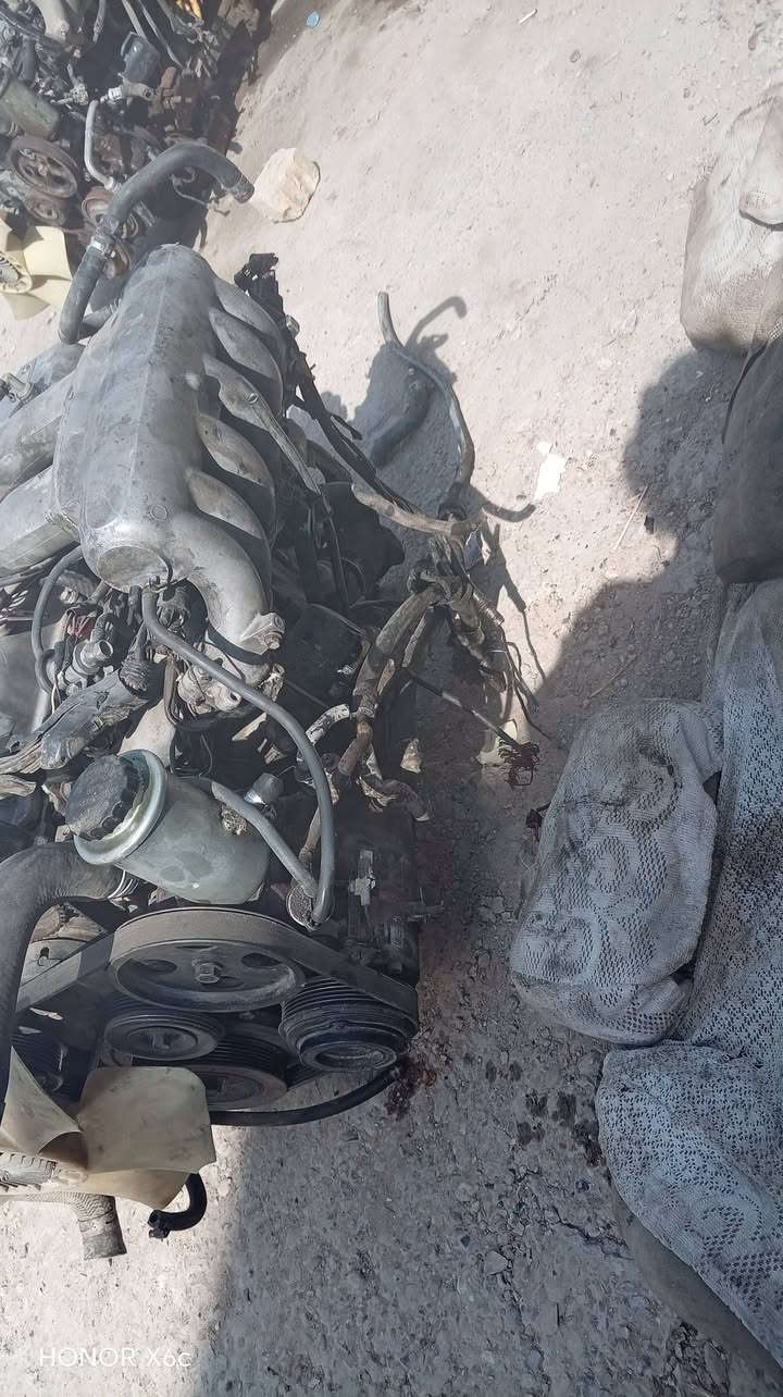 مكينه بطه كامله شرط الشغل نقص عقل وضفيره مكاني بغداد *********** السعر ٥٥٠

نص مكتوب في الصور:
- HONOR X6c